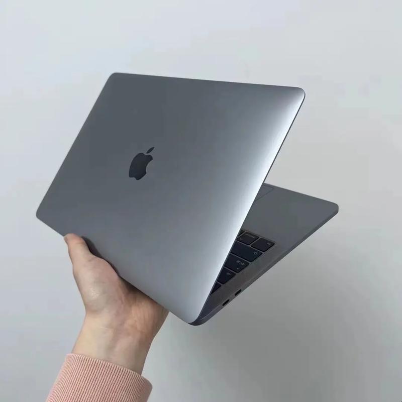 19岁MacBook Pro高清，潮流巅峰的奇葩之旅