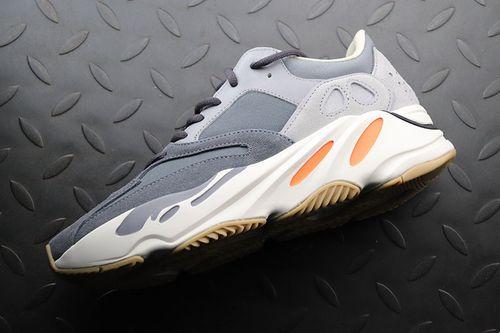 《YEEZY700，硬气冲天，游戏界的新纪录！