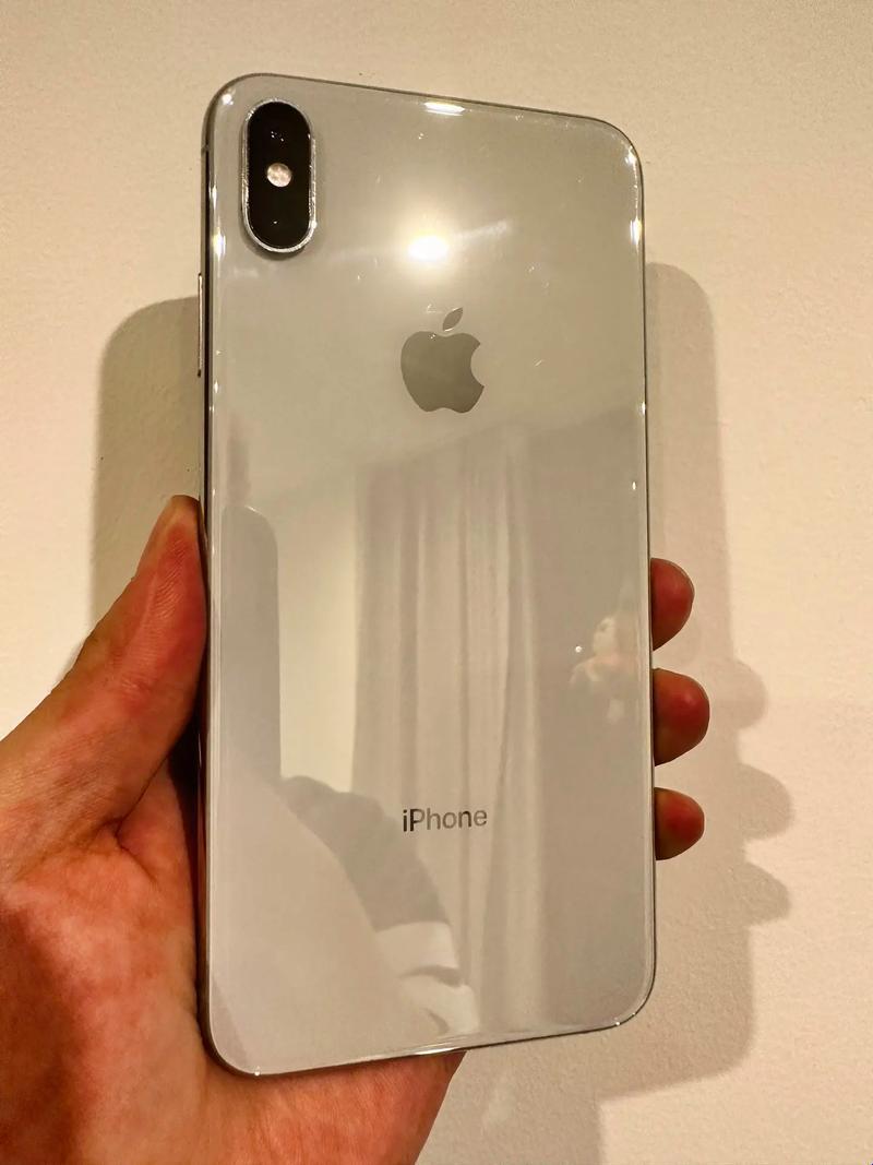 "超大屏探险，iPhone XS Max的异想天开之旅"